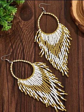 NWT white and gold boho fringe seed bead earring